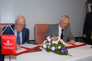 Driss Benhima, président de Royal Air Maroc et Hassan Sentissi, président de l’Asmex, ont signé un accord de partenariat visant à promouvoir l’import-export marocain. RAM