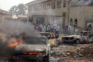 Lors d’un attentat dans la banlieue d’Abuja, le 25 décembre 2011. © Reuters
