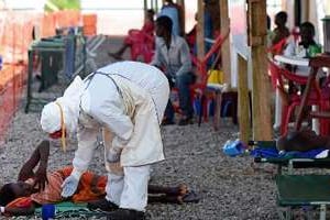 Un centre de traitement contre Ebola à Kenama, au Sierra Leone. © AFP