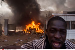 A Ouagadougou, le 30 octobre 2014, lors des manifestations pour le départ de Blaise Compaoré. © Theo Renaut/AP/SIPA