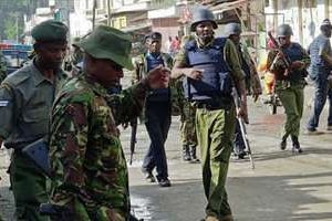 Des membres des forces de sécurité kényanes à Mombasa, le 17 novembre 2014. © AFP