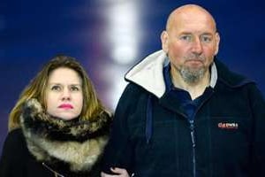 Serge Lazarevic en compagnie de sa fille, Diane, à son retour à Paris le 10 décembre 2014. © AFP