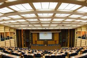 Grand auditorium du King Fahd palace, près de Dakar, où se tient le Forum. © DR