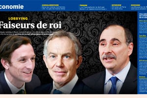 (De g. à dr.) Marcus Courage, Tony Blair et David Axelrod. DR