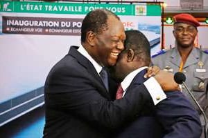 Alassane Ouattara et Henri Konan Bédié, le 16 décembre 2014, à Abidjan. © Thierry Gouegnon/Reuters