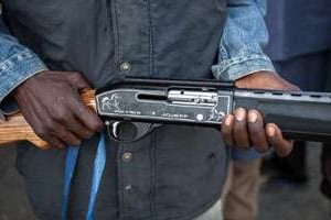 Un homme armé à Yola, au Nigeria, le 4 décembre 2014. © AFP