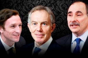 (De g. à dr.) Marcus Courage, Tony Blair et David Axelrod. © Africa Practice; Fabio de Paola/Rex Features; Charles Dharapak/AP/Sipa