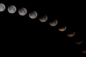 Différentes phases de l’éclipse de lune le 15 avril 2014 © Désirée Martin/AFP