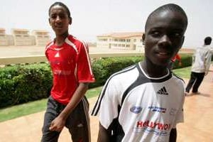 Des jeunes joueurs du centre d’entraînement de Diambars. © SEYLLOU / AFP
