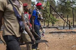 Des membres des milices anti-balaka à Damara en Centrafrique, le 21 février 2014. © AFP