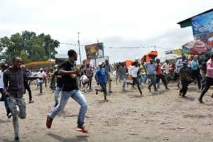 Manifestation contre le report de la présidentielle, le 20 juin 2014 à Kinshasa. © AFP