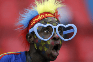 Un supporter de la RDC à Bata lors du match face à la Tunisie. © Photo AP