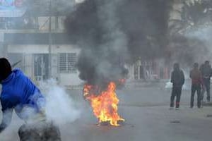 Heurts entre manifestants et policiers à Ben Guerdane, le 8 février. © AFP/Fethi Nasri