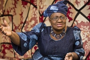 La ministre des Finances Ngozi Okonjo-Iweala pendant l’entretien avec Jeune Afrique. © Bruno Levy-JA