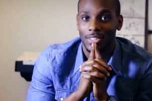 Olivier Kissita, candidat à l’élection Mister Afrique France 2015. © YouTube