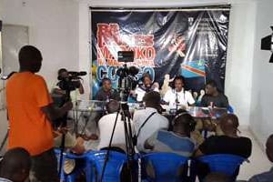 Conférence de presse du collectif Filimbi avec Y’en a marre et Balai citoyen, le 15 mars 2015. © DR