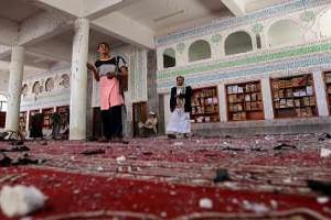 Une mosquée de Sanaa après les attentats du 20 mars. © Mohammed Huwais/AFP