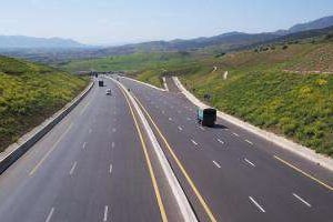Les autoroutes algériennes sont gérées par l’Agence nationale des autoroutes algériennes (ANA). © Sandervalya/Wiki Commons