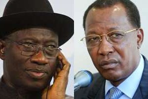 Les présidents nigérian et tchadiens. © Montage J.A/AFP