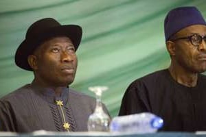 Goodluck Jonathan et Muhammadu Buhari, le 26 mars à Abuja. © Ben Curtis/AP/SIPA