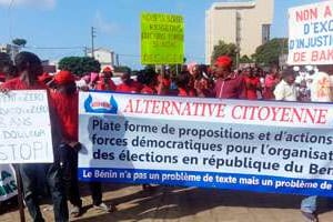 Manifestation à Cotonou, le 29 octobre, pour réclamer l’organisation des locales. © Benjamin Agon/AFP