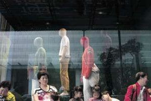 Les ventes de la marque de luxe Gucchi ont reculé en Chine. © Anthony Wallace/AFP