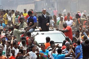 L’opposant Cellou Dalein Diallo au milieu de la 14 avril 2015 à Conakry. © AFP