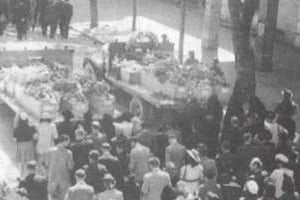 Le 8 mai 1945, les forces coloniales répriment violemment une manifestation à Sétif. © D.R.
