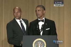 Barack Obama (d.) et son « traducteur de colère », le comédien Keegan-Michael Key. © Capture Youtube