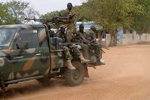 Des soldats de l’ancienne armée rebelle du SPLA à Malakal au Soudan du Sud, le 12 janvier 2014. © Simon Maina/AFP