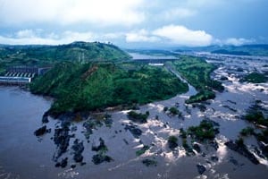 Estimé à 50 milliards de dollars, le barrage Grand Inga en RDC, s’annonce être le projet le plus coûteux jamais supporté par l’institution. © Jean-Luc Dolmaire / J.A