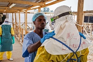 L’organisation mondiale de la santé (OMS) a confirmé les craintes : un nouveau cas d’Ebola a bien été détecté en Sierra Leone le 15 janvier. © Michael Duff/AP/SIPA