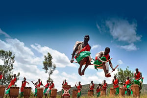 Cérémonie de danse rituelle au tambour royal du Burundi © Carl de Souza/AFP