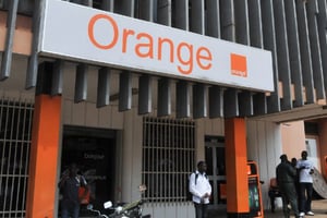 Une agence Orange à Yaoundé, au Cameroun. © Renaud Van Der Meeren pour Les Éditions du Jaguar