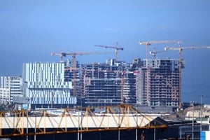 La construction, l’immobilier et l’hôtellerie reçoivent de nombreux investissements étrangers. © Samy El Mekkaoui pour JA