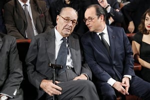 L’ancien président de la Républiuqe Jacques Chirac et l’actuel président François Hollande, le 21 novembre 2014. © AFP/Patrick Kovarik