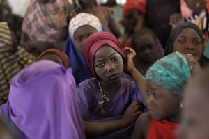 Des fillettes nigérianes ont fui Boko Haram et se sont réfugiées au Tchad, dans le camp de Baga Solo, ouvert en janvier 2015 et qui accueille plus de 6 000 réfugiés. © Jérome Delay/AP/SIPA