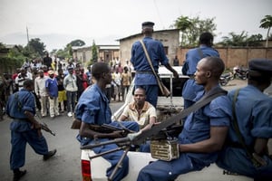 Arrestations dans le quartier de Cibitoke, à Bujumbura, le 27 juin 2015. © AFP