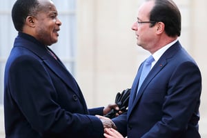 Denis Sassou Nguesso et François Hollande, à l’Élysée, en décembre 2013. © CHRISTOPHE ENA/AP/SIPA