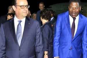 François Hollande au Bénin, aux côtés du président Thomas Yayi Boni, à Cotonou, le 2 juillet 2015. © Charles Placide Tossou/Reuters
