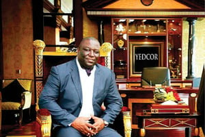 La photo diffusée dans la presse est un photomontage montrant l’entrepreneur ivoirien… assis dans le bureau de l’émir de Dubaï. © DR