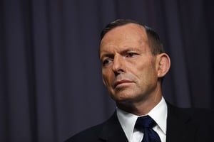 Proche des lobbys miniers, le Premier ministre libéral australien, Tony Abbott, devra-t-il revoir sa copie réglementaire ? © Lukas Coch/AP/SIPA