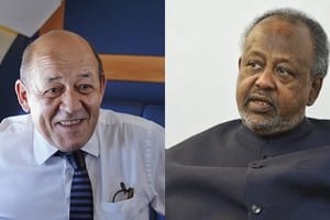 Jean-Yves Le Drian, ministre français de la Défense,, et Ismaïl Omar Guelleh, président de Djibouti. © Bruno Levy pour J.A. / Vincent Fournier pour J.A.