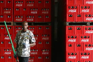 Fin 2014, Coca-Cola et SABMiller ont créé une coentreprise d’emballage en Afrique pour près de 3 milliards de dollars. © Noor Khamis/Reuters