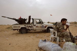 Un soldat libyen à Al Ajaylat, à 120 kilomètres de Tripoli, en février 2015. © Mohamed Ben Khalifa/AP/SIPA