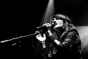 Hindi Zahra en concert à Angers, 2010. © Simon Bonaventure/Flickr