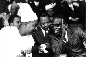 Léopold Sédar Senghor s’entretient avec Ahmadou Ahidjo, président du Cameroun, le 10 janvier 1970, Yaoundé, Cameroun. © Audrey Lamy pour J.A.