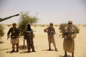 Combattants du groupe Ansar Dine près de Tombouctou au Mali, avril 2012. © AP/SIPA