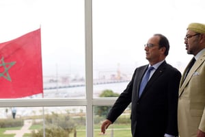 François Hollande et Mohammed VI visitent le port Tanger Med à Tanger, le dimanche 20 septembre. © Alain Jocard / AP / SIPA