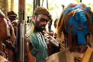 Un tournage au Ghana, l’occasion pour le comédien de découvrir le pays natal de sa mère. © NETFLIX